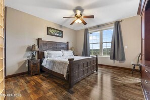 2 bedrooms, iron/ironing board, free WiFi, bed sheets - Charming Big Bear Resort Condo | Sleeps 6, Prime Pigeon Forge Location + Free Attraction Tickets (Pigeon Forge)