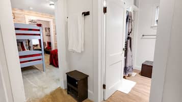 2 habitaciones, cuna de viaje, wifi y ropa de cama