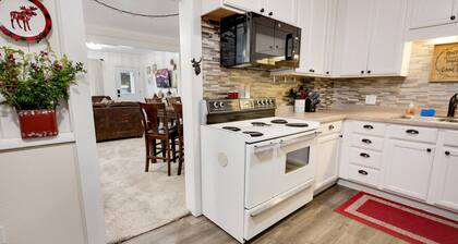 Moose Haven | Pet Friendly Retreat w/ Hot Tub