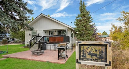 Moose Haven | Pet Friendly, Hot Tub, Walk 2 Lake, Huge Yard, AC