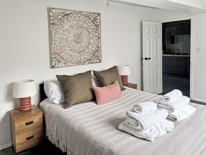 House, 1 Bedroom, Terrace, Garden View - Perfect Couple Retreat To Relax With Hot Tub&sauna (Brighton)