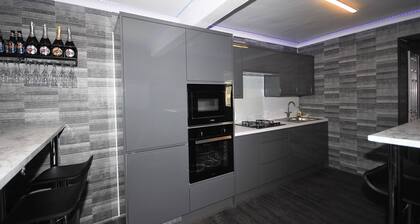 Perfect Couple Retreat To Relax With Hot Tub&sauna