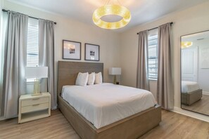 5 bedrooms, iron/ironing board, free WiFi, bed sheets