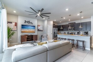 Smart TV, video games