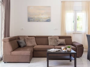 Apartment (Two Bedroom Apartment with Terrace) | Living room - Contemporary Apartment With Terrace and Spacious Garden (Kastela)