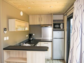 Réfrigérateur, micro-ondes, lave-vaisselle