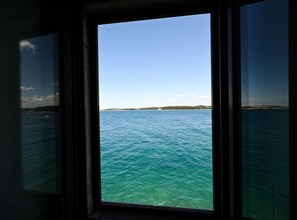 Appartamento (Three Bedroom Apartment with Sea View) | Vista dalla camera