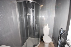House, 3 Bedrooms | Bathroom - Relaxing Getaway With Hot Tub & Sauna Sleeps 6 (Brighton)