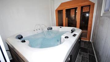 House, 3 Bedrooms | Interior