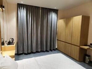 1 bedroom, iron/ironing board, free WiFi