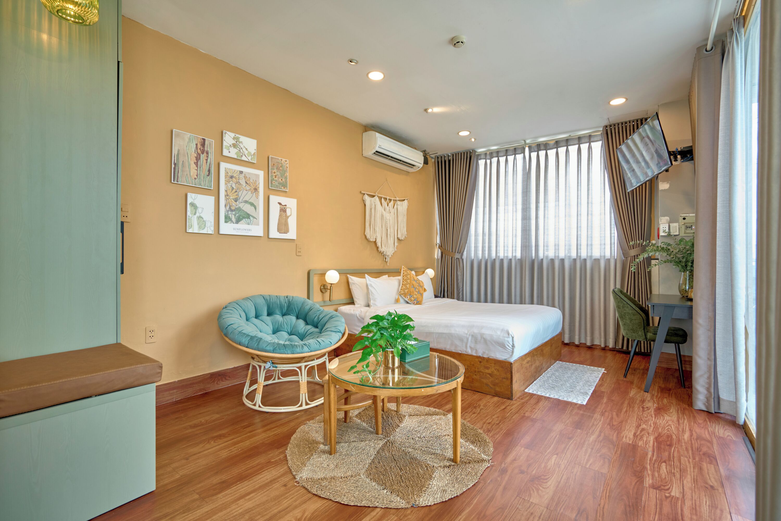 Deluxe Double Room, Garden View | Desk, soundproofing, free WiFi, bed sheets