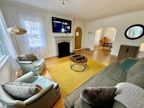 TV connectée, cheminée, vidéothèque