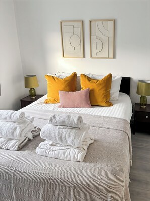 House, 5 Bedrooms | Interior
