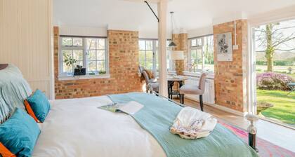 Old Mill Lodge I By Huluki Sussex Stays