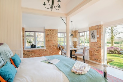 Old Mill Lodge I By Huluki Sussex Stays