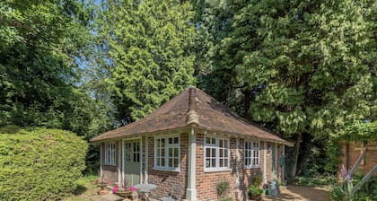 Old Mill Lodge I By Huluki Sussex Stays