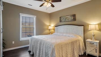 2 bedrooms, iron/ironing board, WiFi, bed sheets