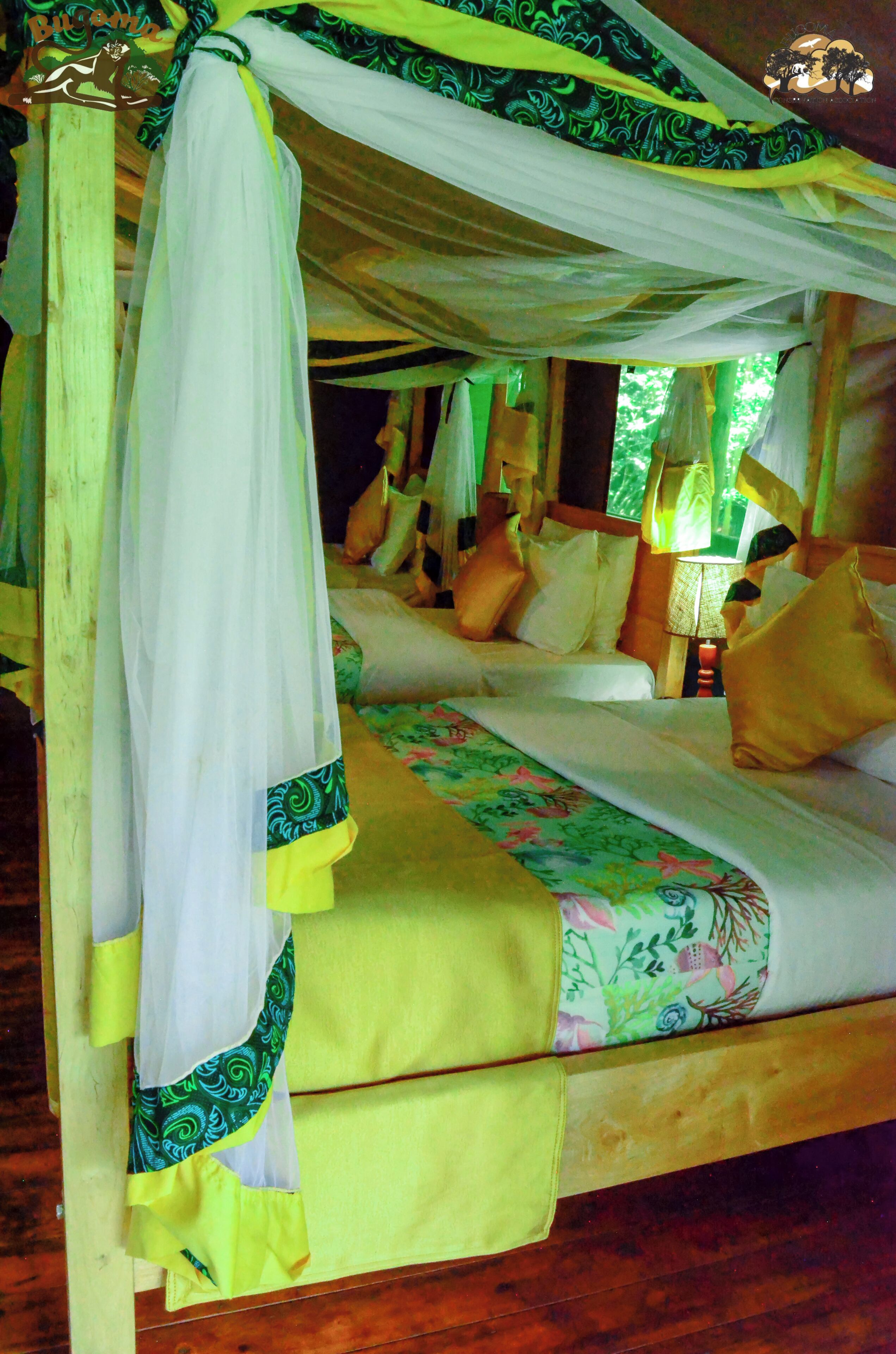 Ropa de cama de alta calidad y escritorio 