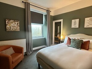 2 bedrooms, iron/ironing board, WiFi, bed sheets - The Wee Gem - Inverness City Centre (Inverness)