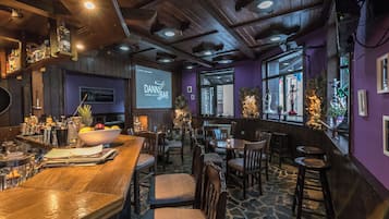 Bar (en la propiedad)