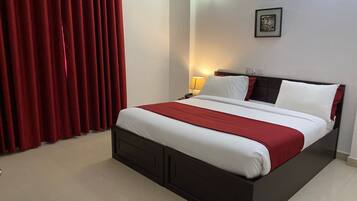 1 bedroom, desk, free WiFi, bed sheets