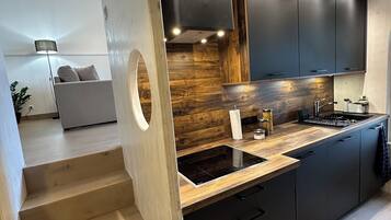 Micro-ondes, four, plaque de cuisson, lave-vaisselle