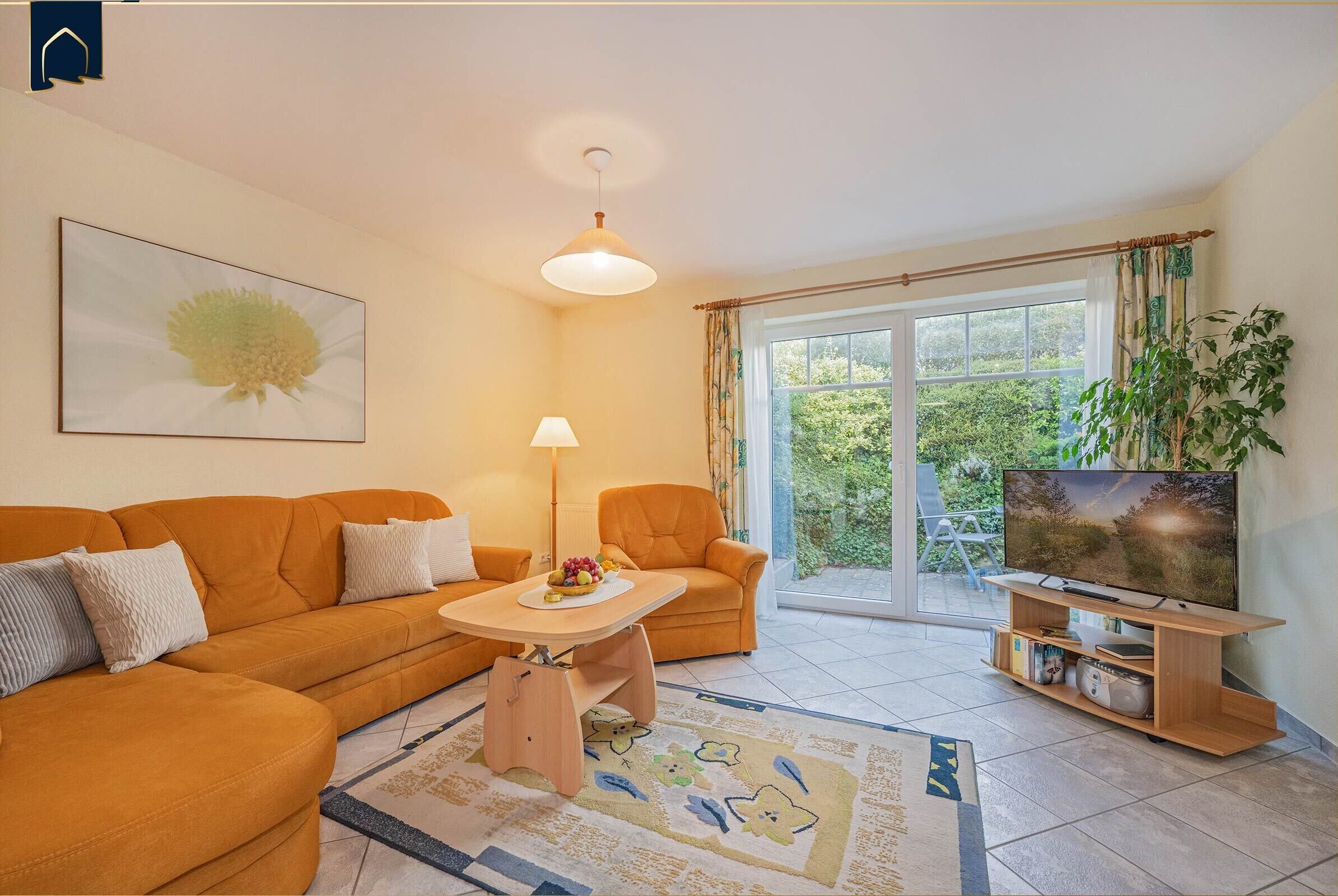 TV, bøker og stereoanlegg