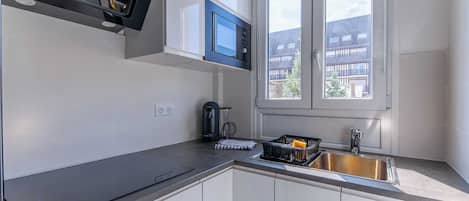 Studio Confort, balcon, vue fleuve (1) | Cuisine privée