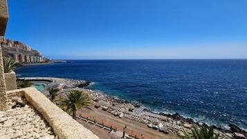 Apartemen, 2 kamar tidur, balkon, pemandangan samudra | Pantai | Di pantai