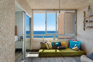 Apartment, 2 Bedrooms, Balcony, Ocean View | Interior