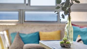 Apartment, 2 Bedrooms, Balcony, Ocean View | Interior