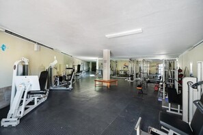Apartment, 2 Bedrooms, Balcony, Ocean View | Fitness facility
