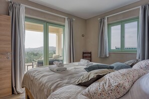 Villa Familiale, plusieurs chambres (Pool Vila Olivia with Sauna)