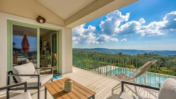 Familievilla - flere soveværelser (Pool Vila Olivia with Sauna) | Terrasse/gårdhave