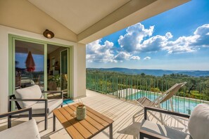 Villa Familiale, plusieurs chambres (Pool Vila Olivia with Sauna) | Terrasse/Patio