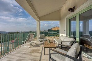 Villa Familiale, plusieurs chambres (Pool Vila Olivia with Sauna) | Terrasse/Patio