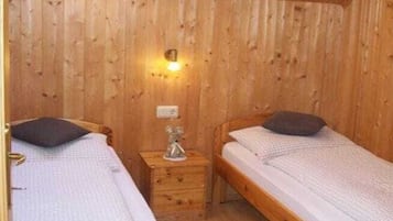 Rumah | 2 kamar tidur dan dilengkapi dengan perabotan berbeda-beda