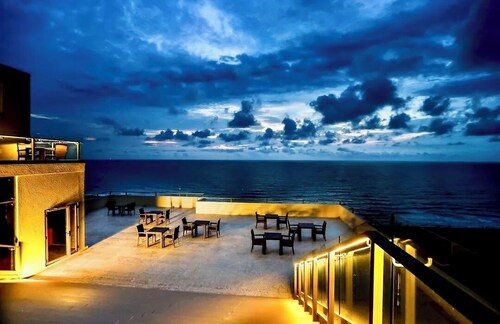 Seascape Retreat Studio 1 in Negombo