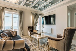 Smart-tv, boeken en een stereo