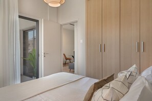 1 bedroom, iron/ironing board, WiFi, bed sheets - Phaedrus Living: Larnaca Tsimintia Retreat (Larnaka)