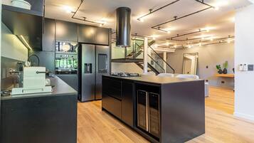 Refrigerador, microondas, horno, placa de cocina