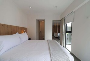 1 bedroom, desk, iron/ironing board, WiFi