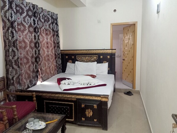 Double Room | Free WiFi
