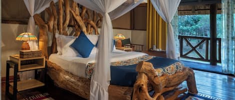 Individually furnished, desk, laptop workspace, blackout curtains