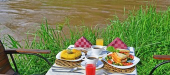 Ishasha Jungle Lodge