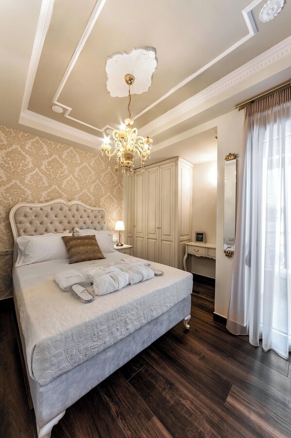 2 bedrooms, in-room safe, iron/ironing board, travel cot