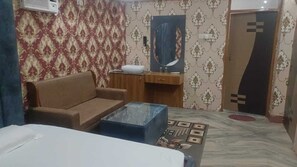 Double Room | Desk, free WiFi, bed sheets - Hotel Parinay Vatika Deoghar (Deoghar)