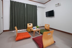 Interior - 5 min walk from JR Higashi-Nakano station / 2DK / 5 people can stay / 5 min train ride to Shinjuku, a very popular area / Luggage storage OK (中野区)