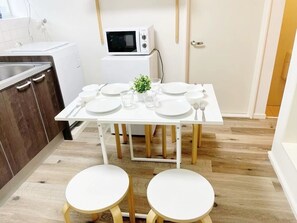 Dining - 5 min walk from JR Higashi-Nakano station / 2DK / 5 people can stay / 5 min train ride to Shinjuku, a very popular area / Luggage storage OK (中野区)