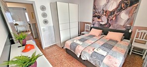 2 Schlafzimmer, Bügeleisen/Bügelbrett, Reisekinderbett, kostenloses WLAN
